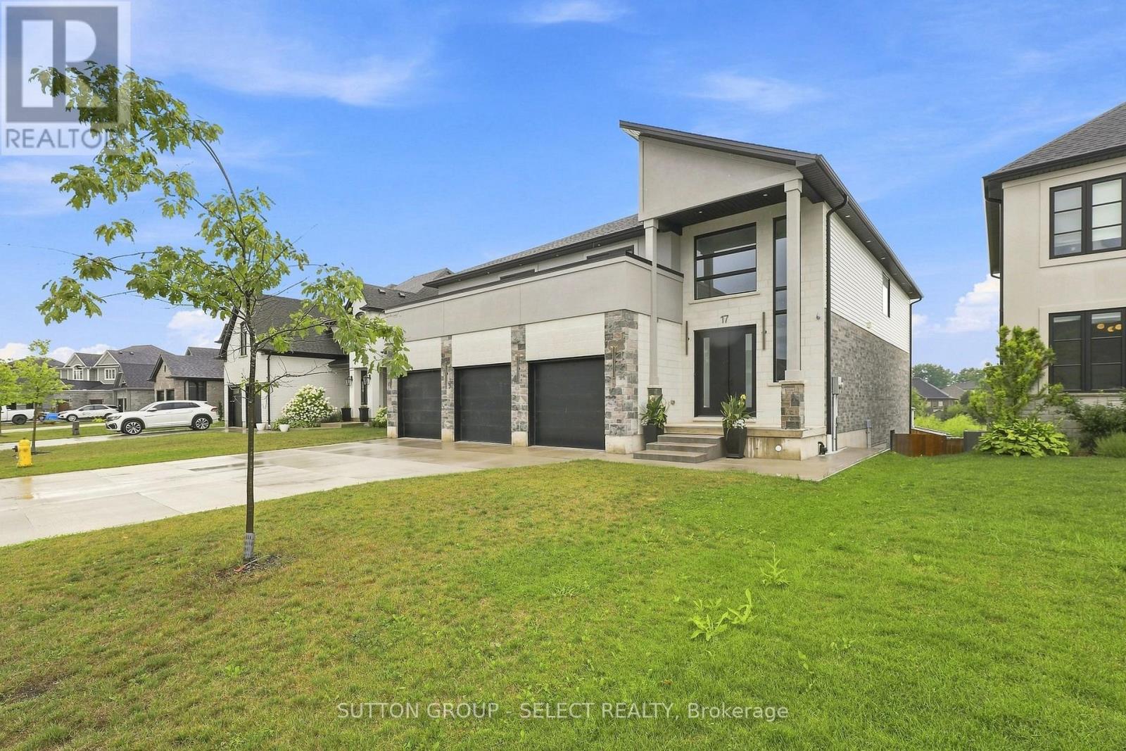 17 Arrowwood Path Property Photo 3