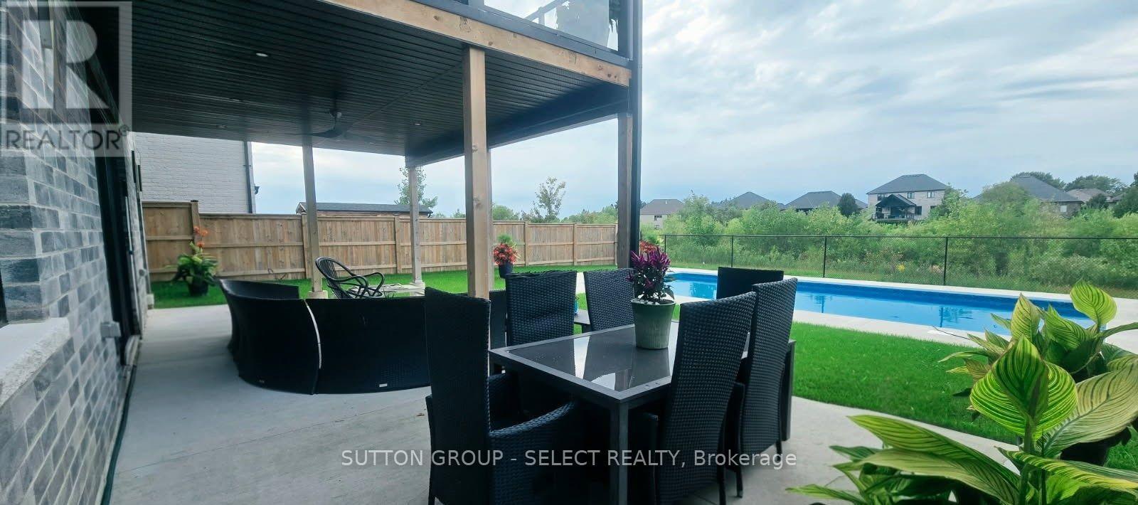 17 Arrowwood Path Property Photo 6