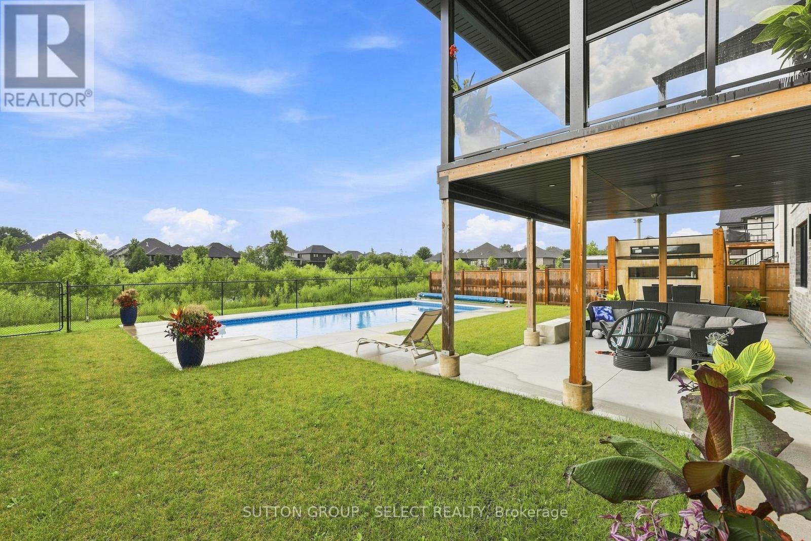 17 Arrowwood Path Property Photo 7