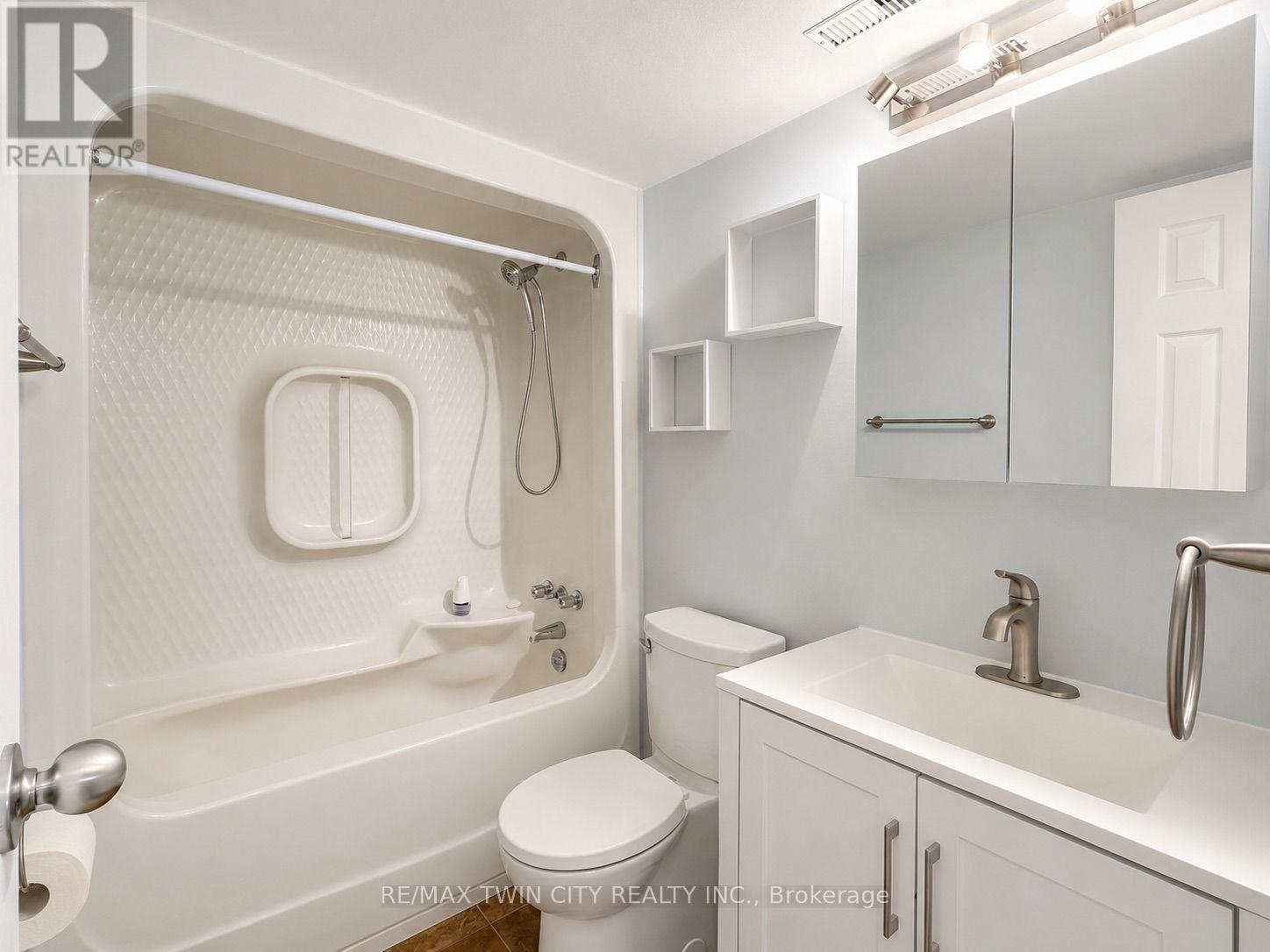 402 - 266 Overlea Drive Property Photo 12