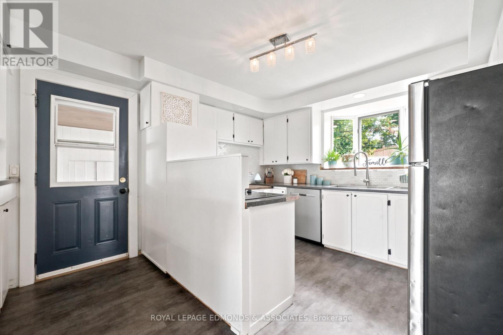 734 Front Street Property Photo 15