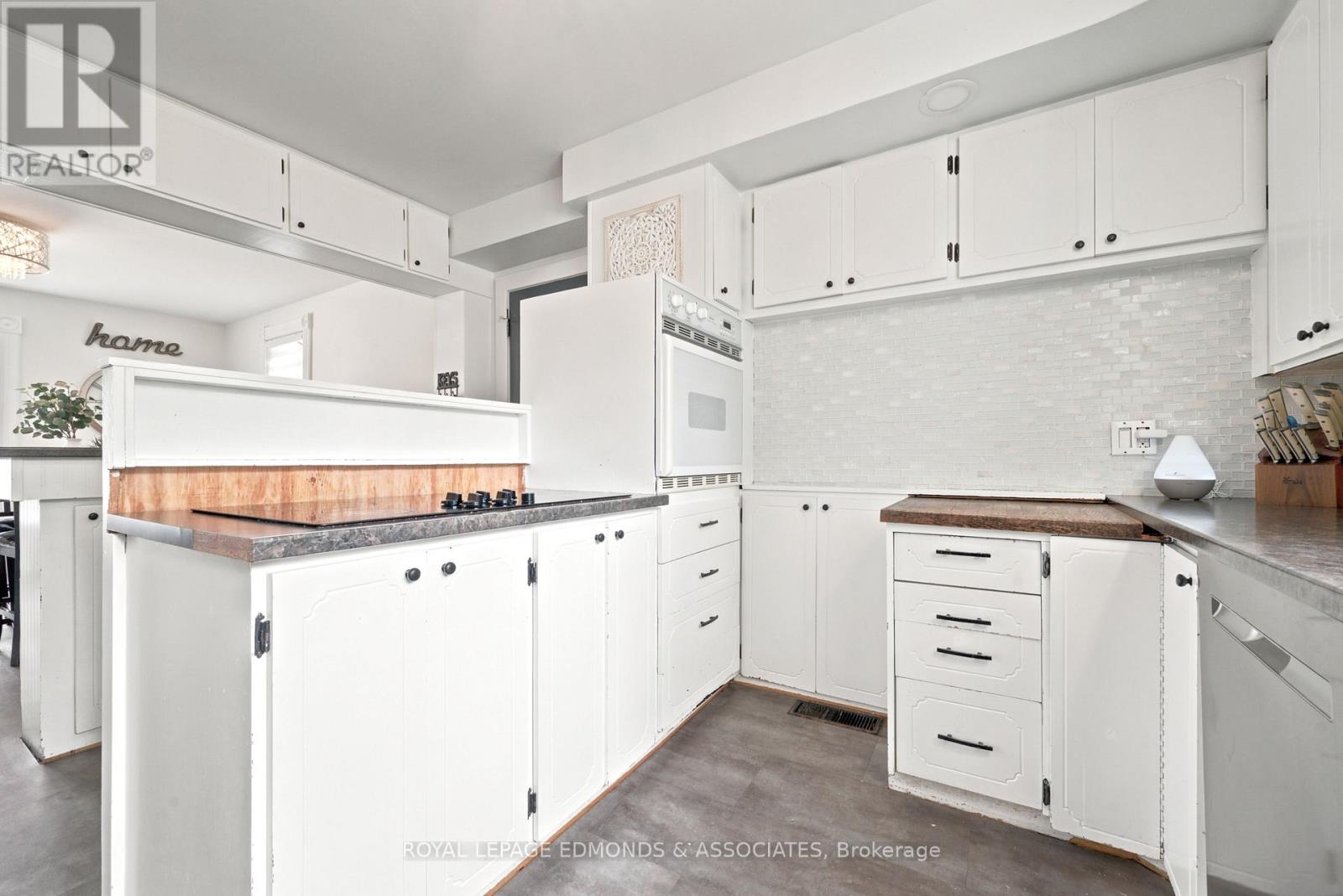 734 Front Street Property Photo 17