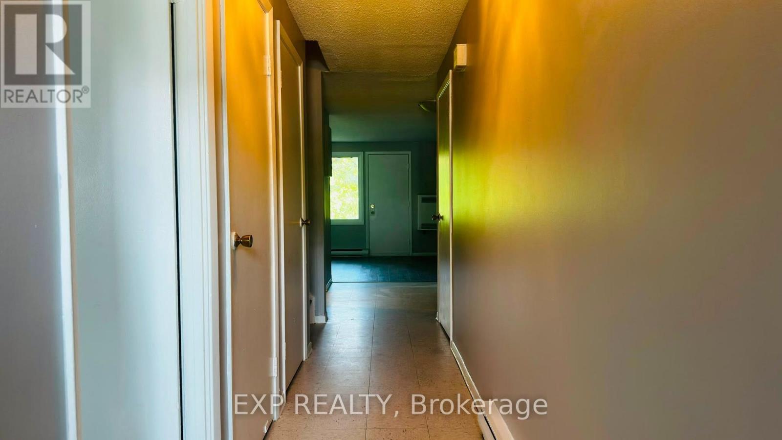 9 - 1200 Courtland Avenue E Property Photo 2