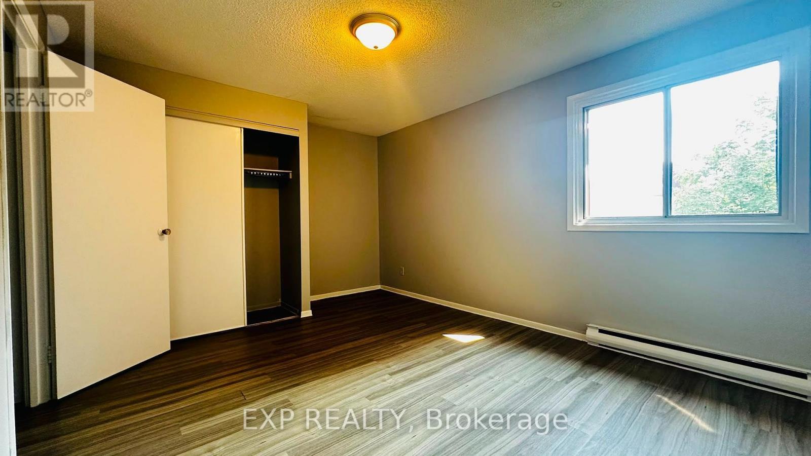 9 - 1200 Courtland Avenue E Property Photo 13