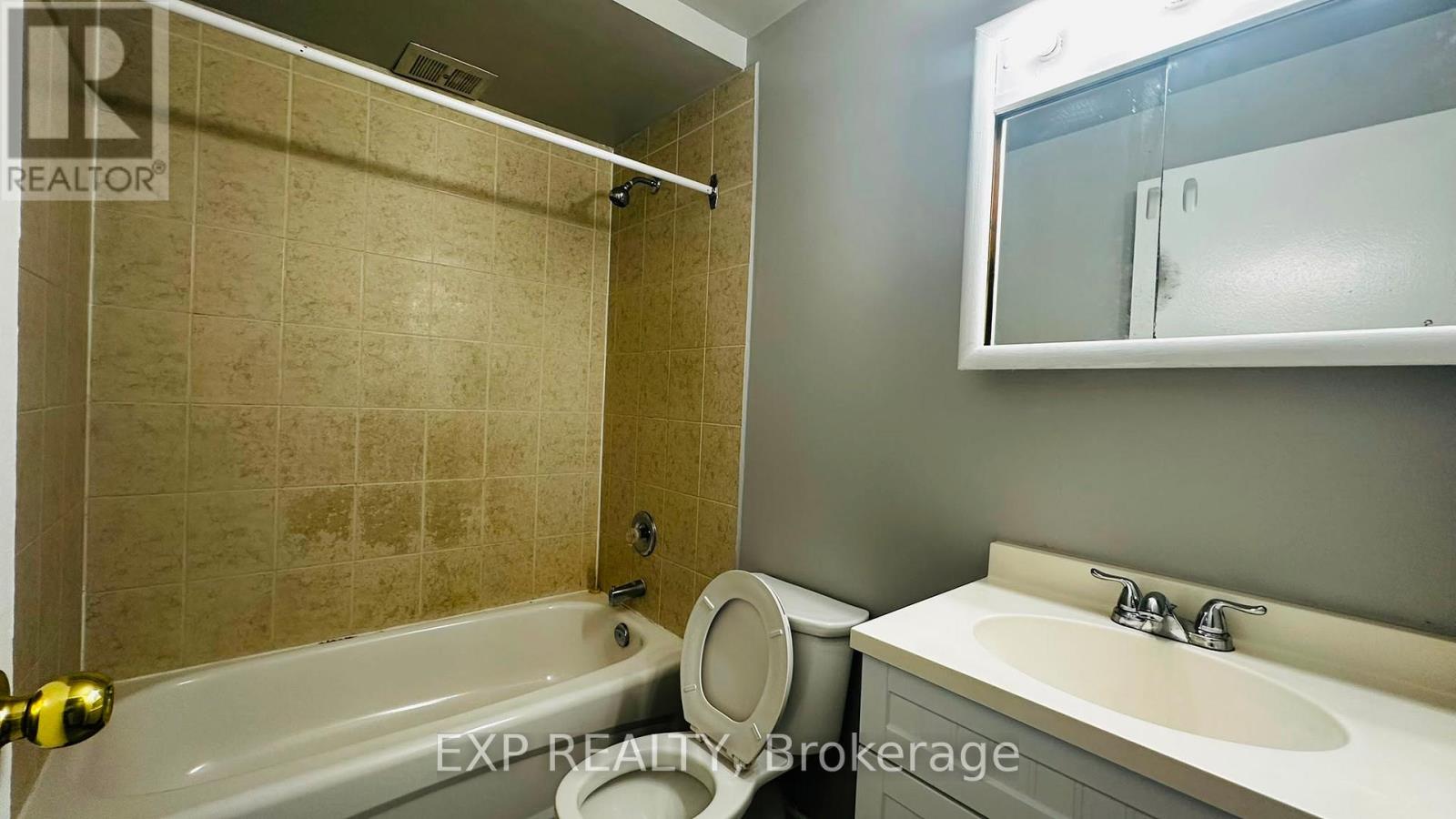 9 - 1200 Courtland Avenue E Property Photo 15