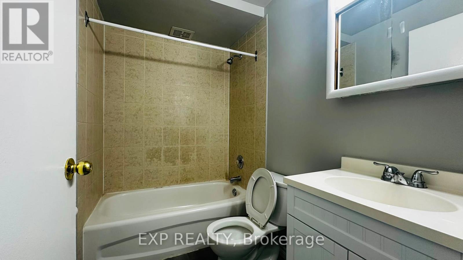 9 - 1200 Courtland Avenue E Property Photo 16