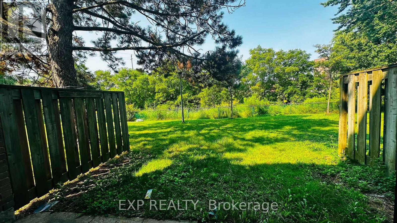 9 - 1200 Courtland Avenue E Property Photo 17