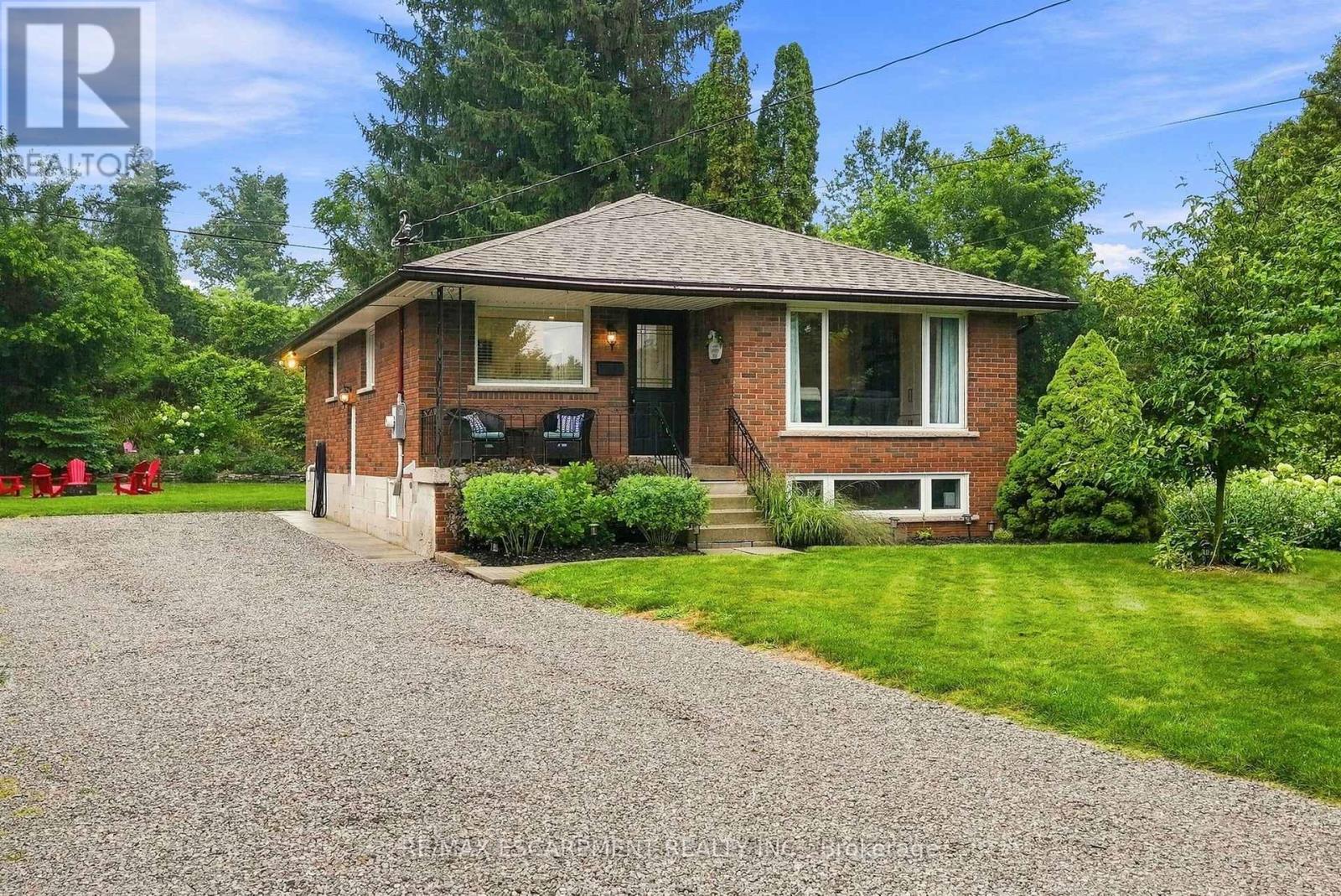 10 Taylor Crescent Property Photo 4