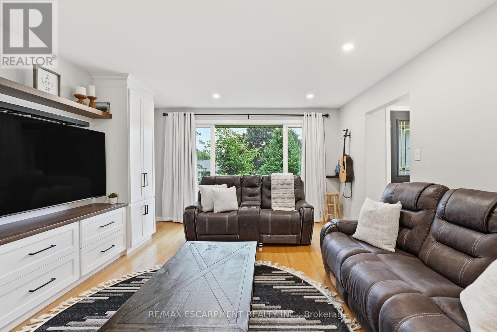 10 Taylor Crescent Property Photo 5