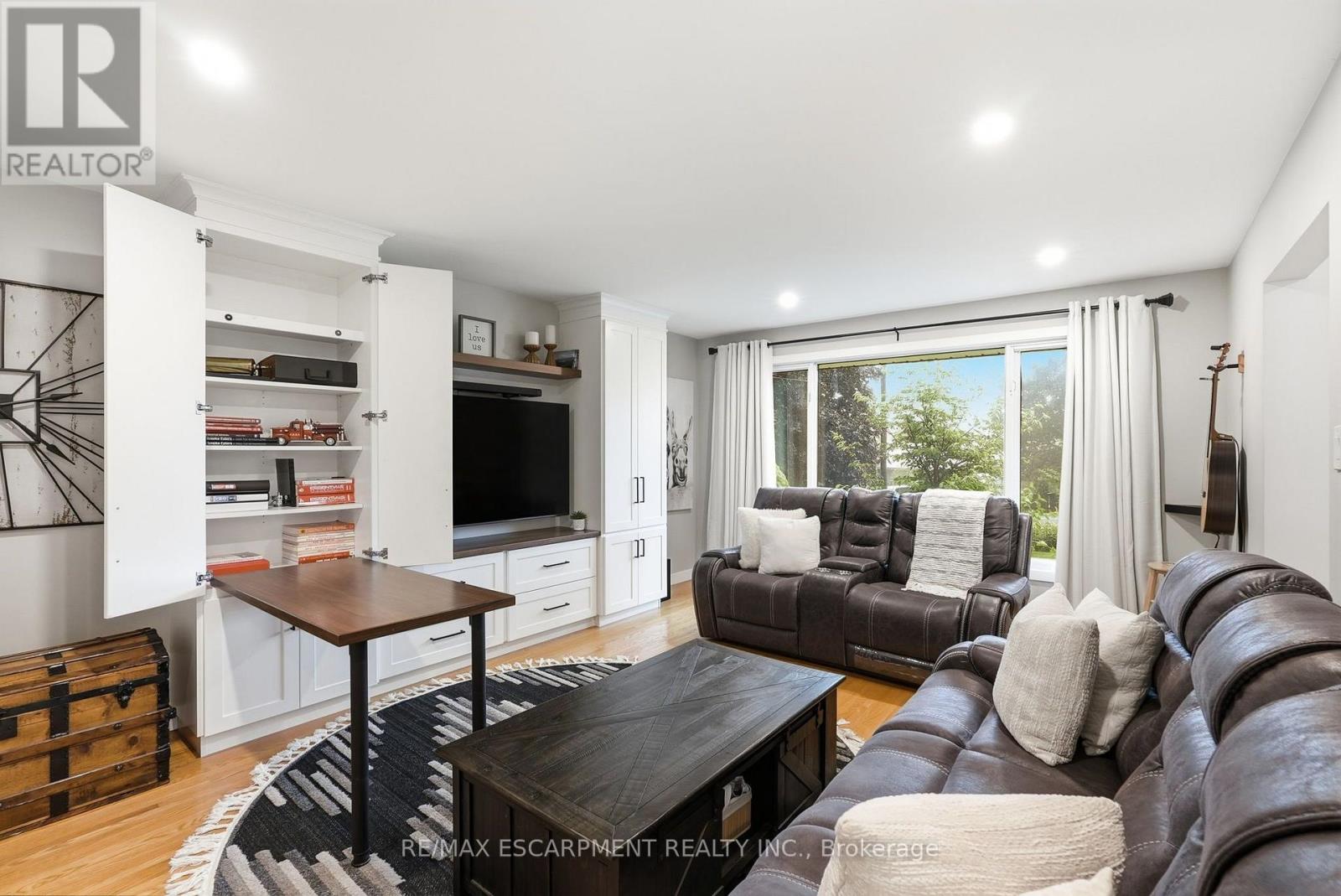 10 Taylor Crescent Property Photo 6