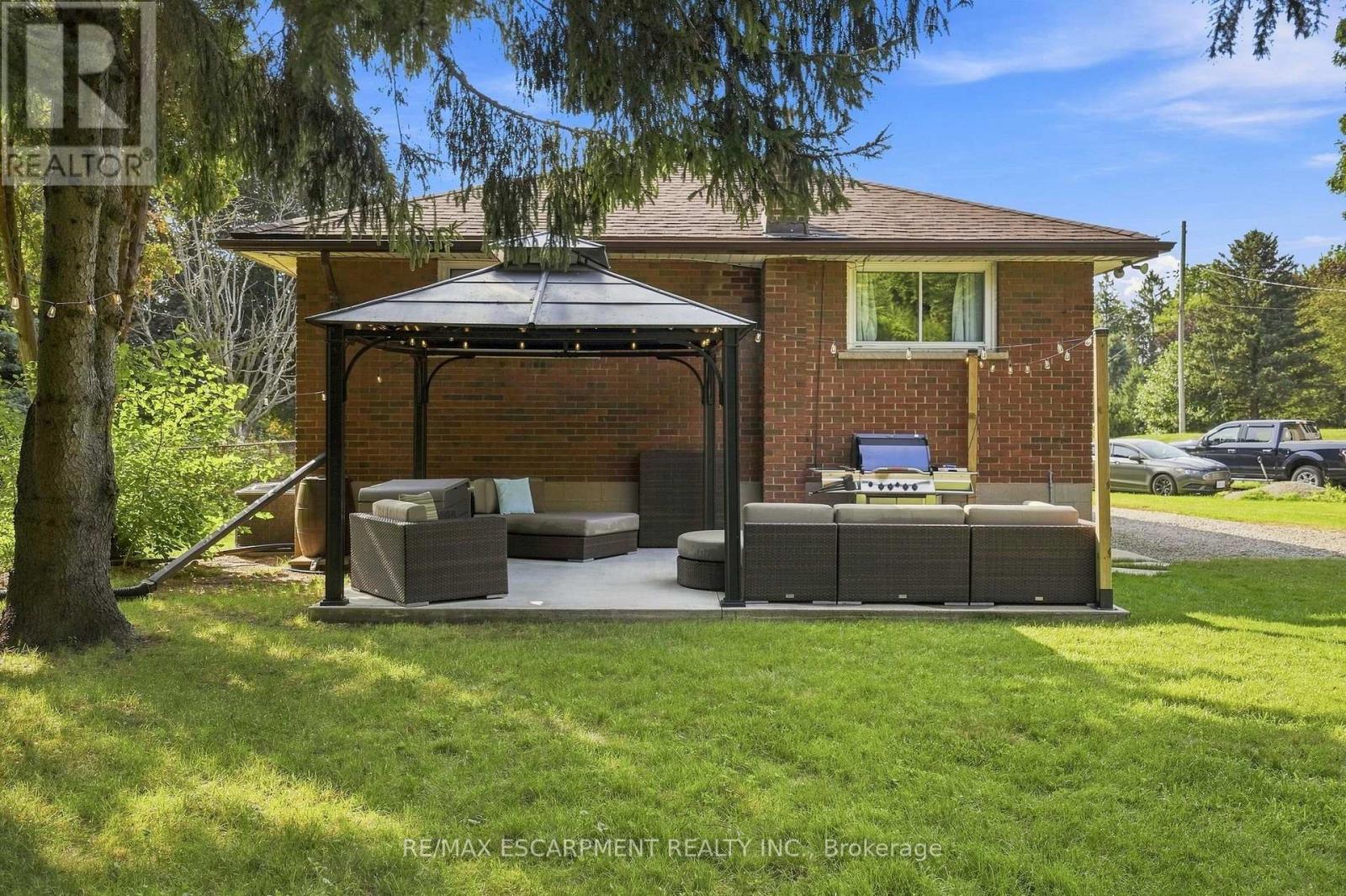 10 Taylor Crescent Property Photo 32