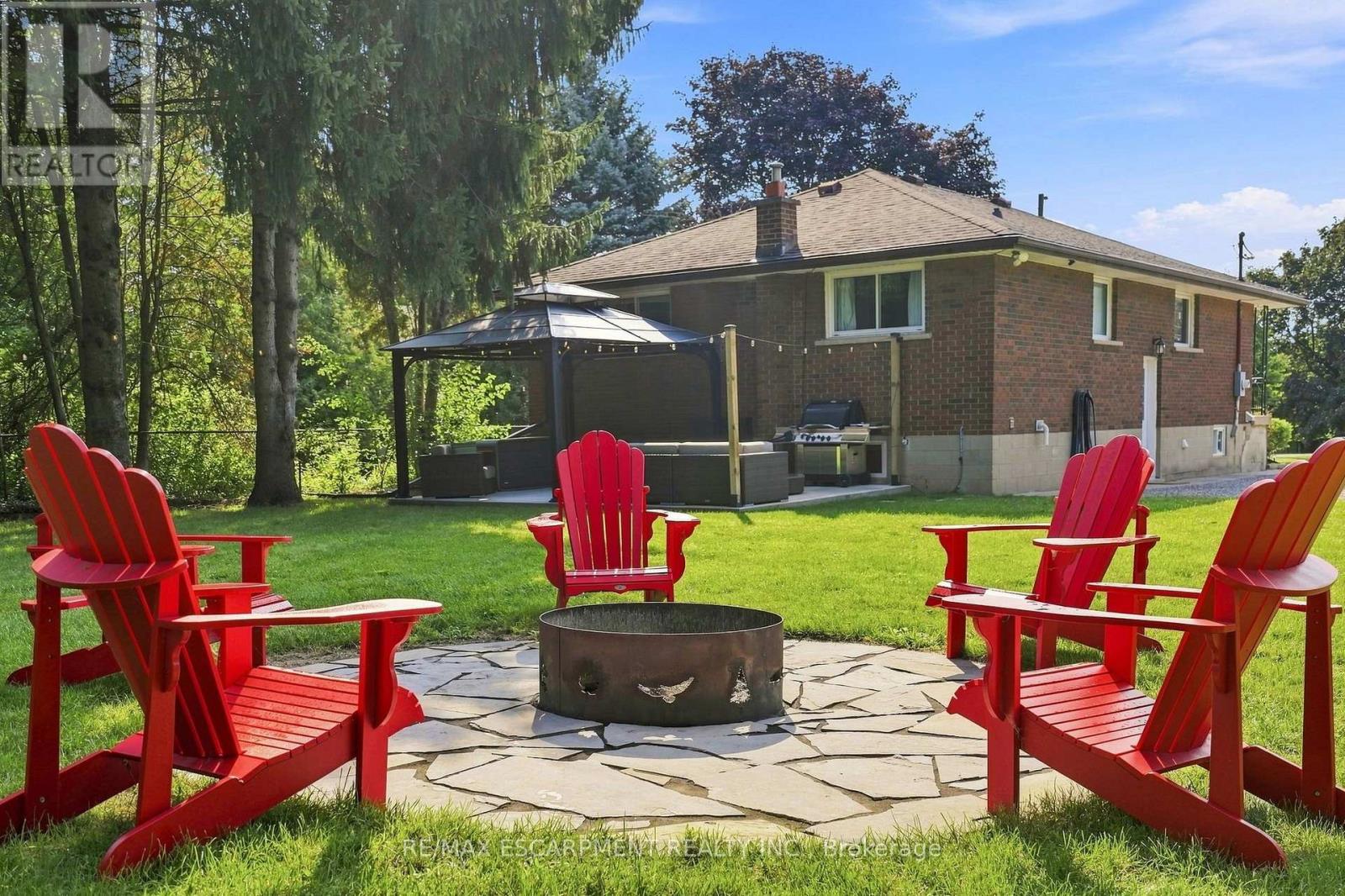 10 Taylor Crescent Property Photo 35