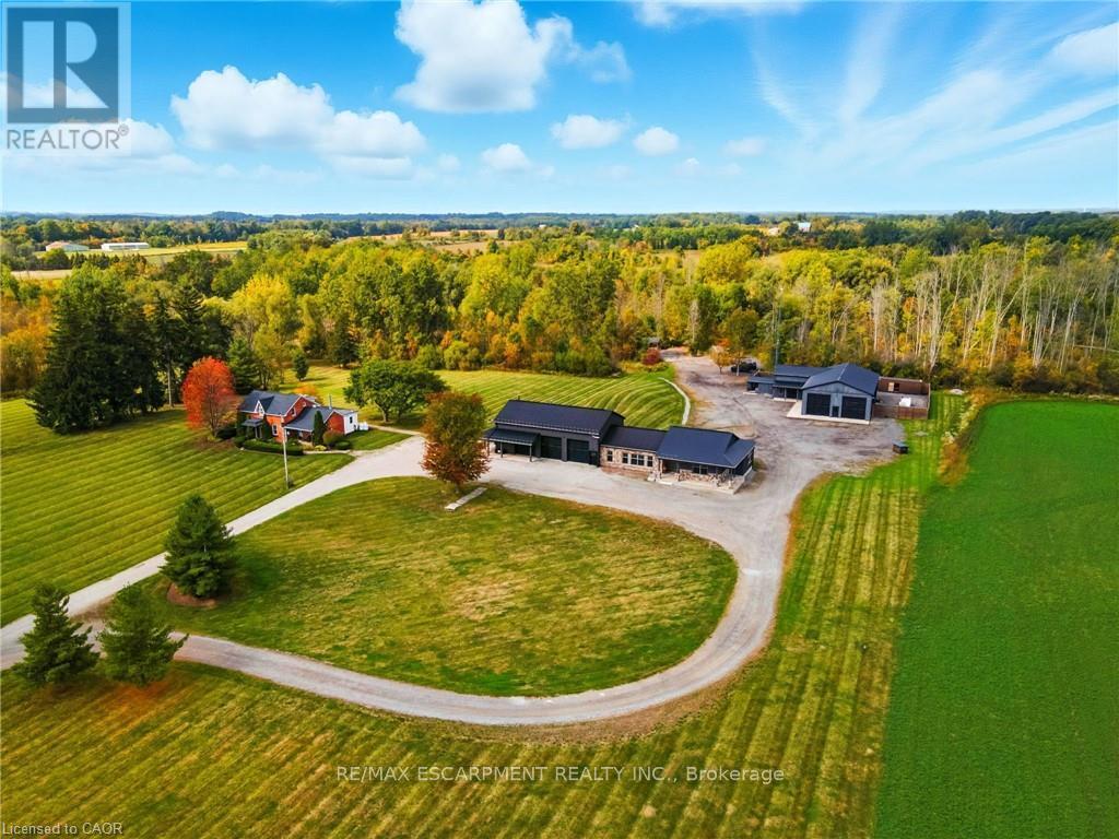 437 6th Concession Road E Property Photo 1