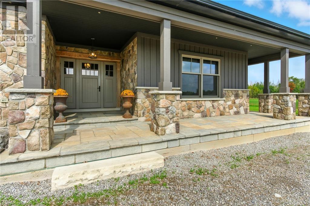 437 6th Concession Road E Property Photo 3