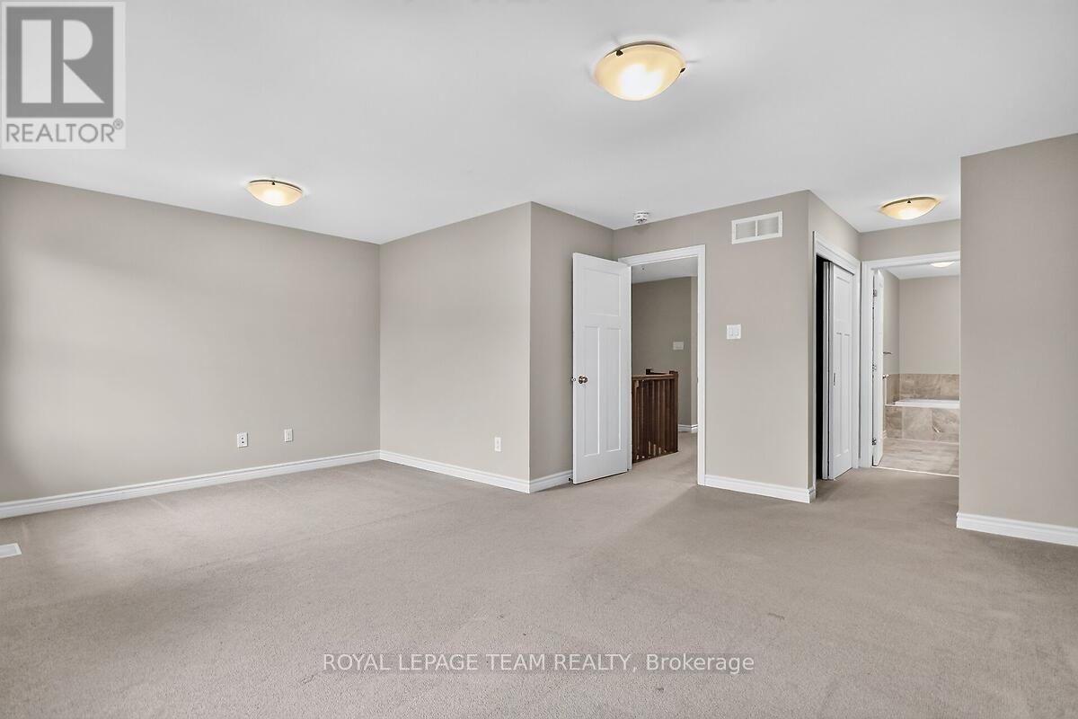 253 Fergus Crescent Property Photo 26