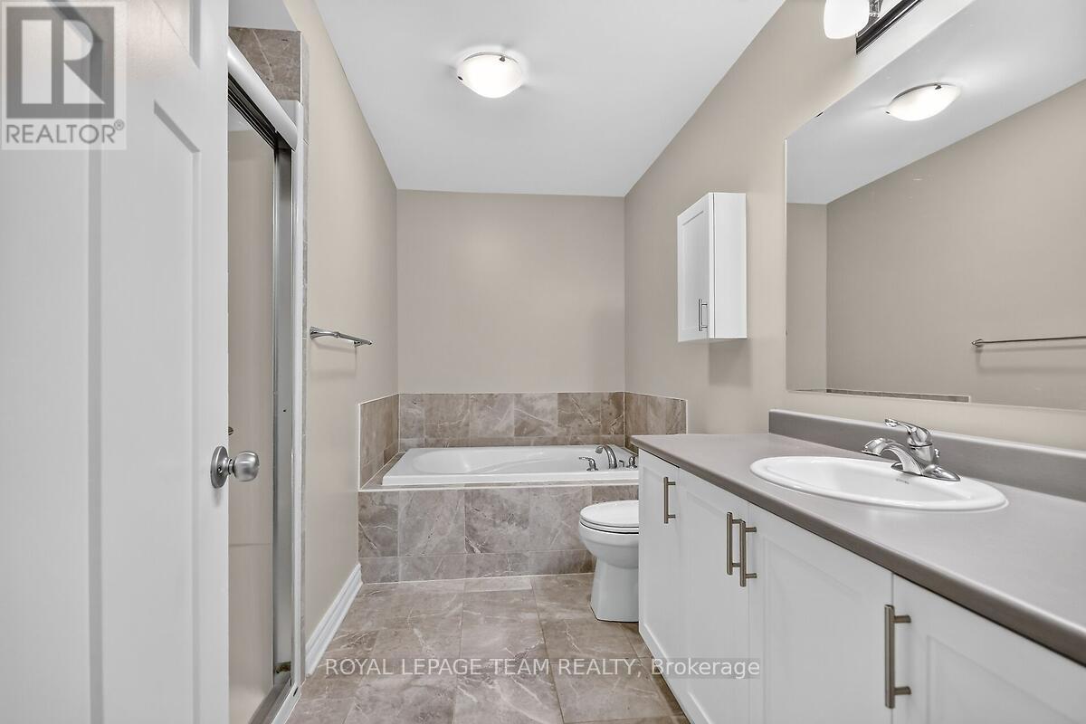 253 Fergus Crescent Property Photo 27