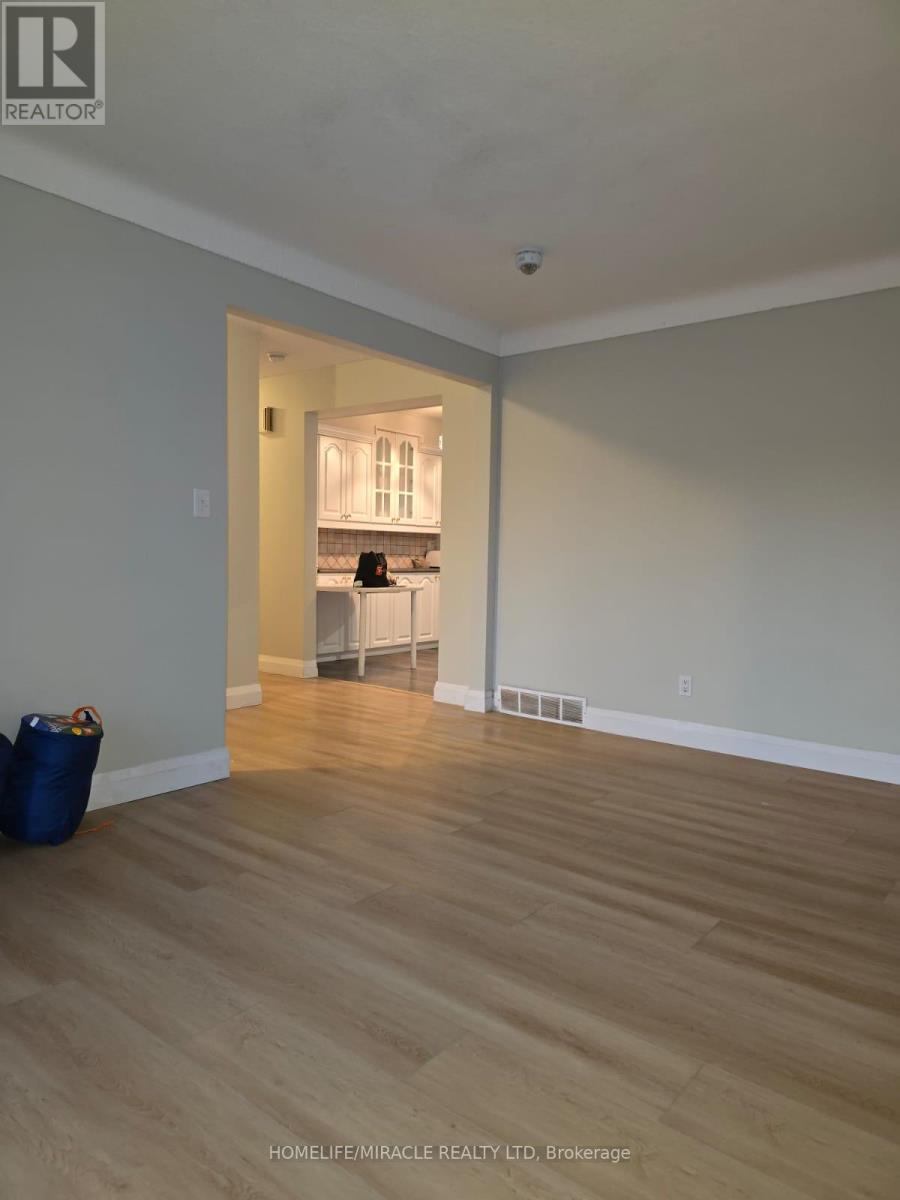 Upper - 26 Glengarry Road Property Photo 1