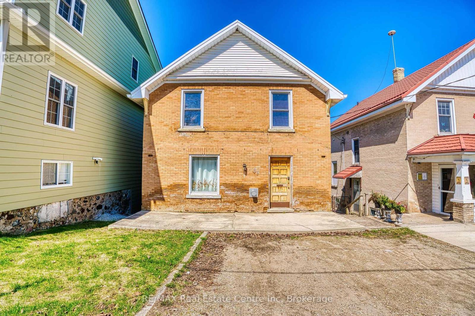 34 Wellington Street Property Photo 1