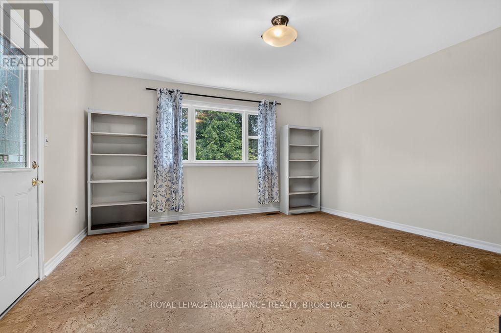 265 College Street Property Photo 22