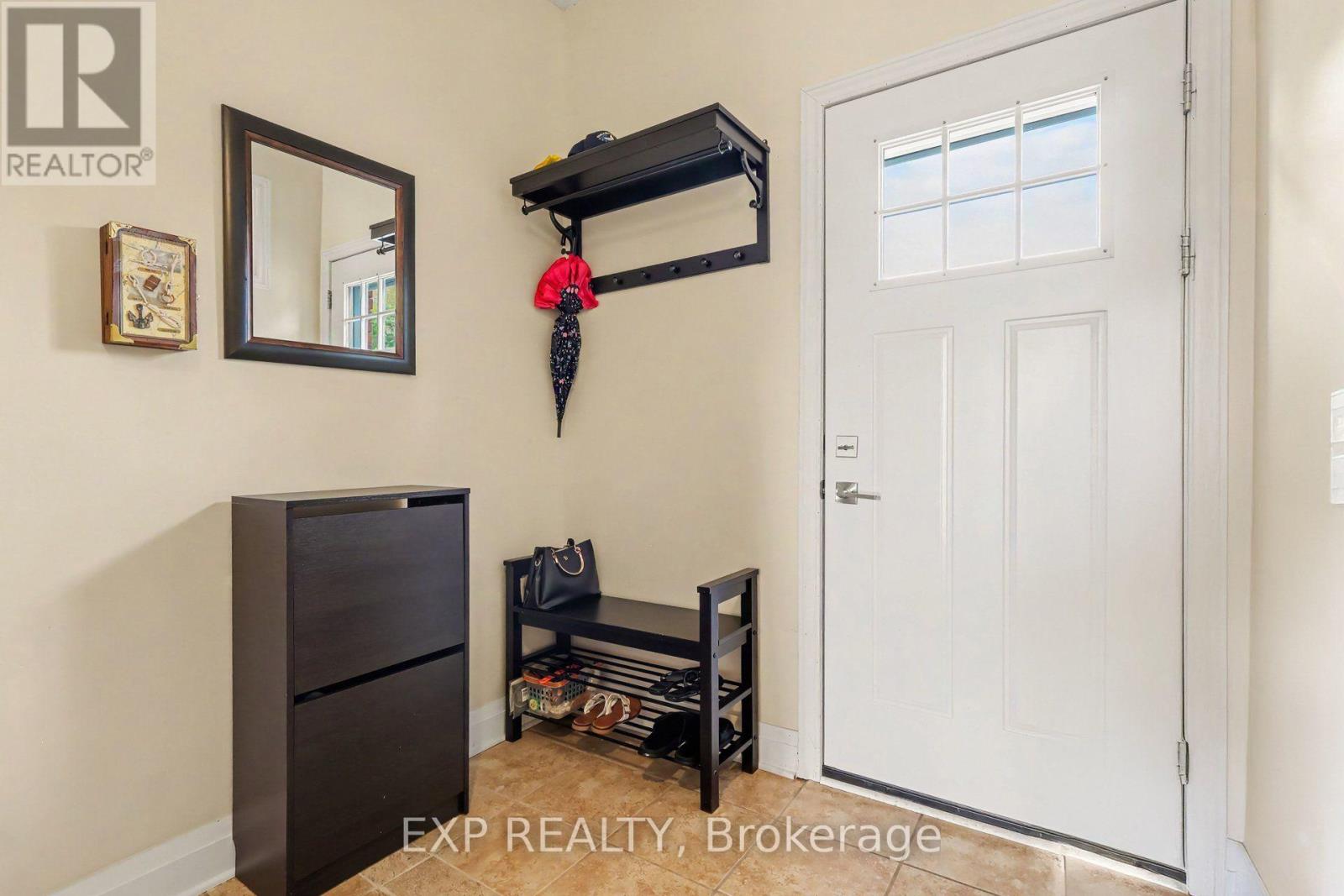 26 - 1594 Fortier Street Property Photo 3