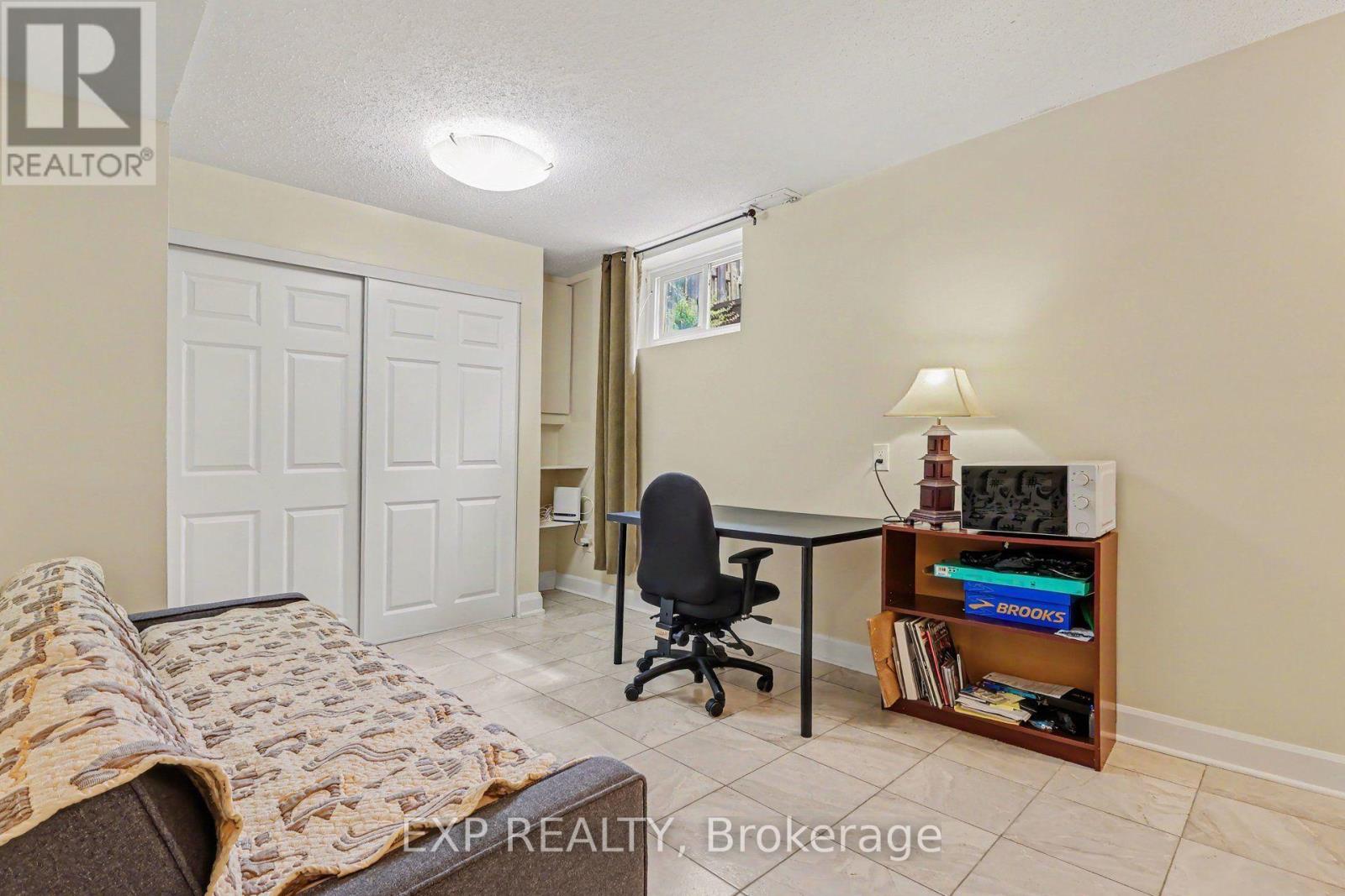 26 - 1594 Fortier Street Property Photo 22