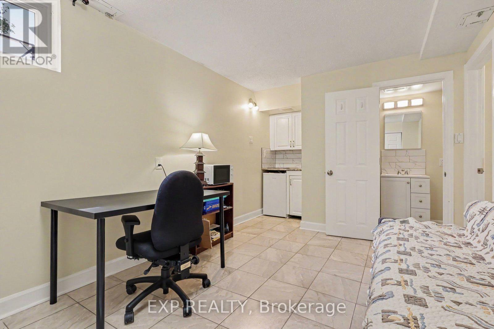 26 - 1594 Fortier Street Property Photo 23