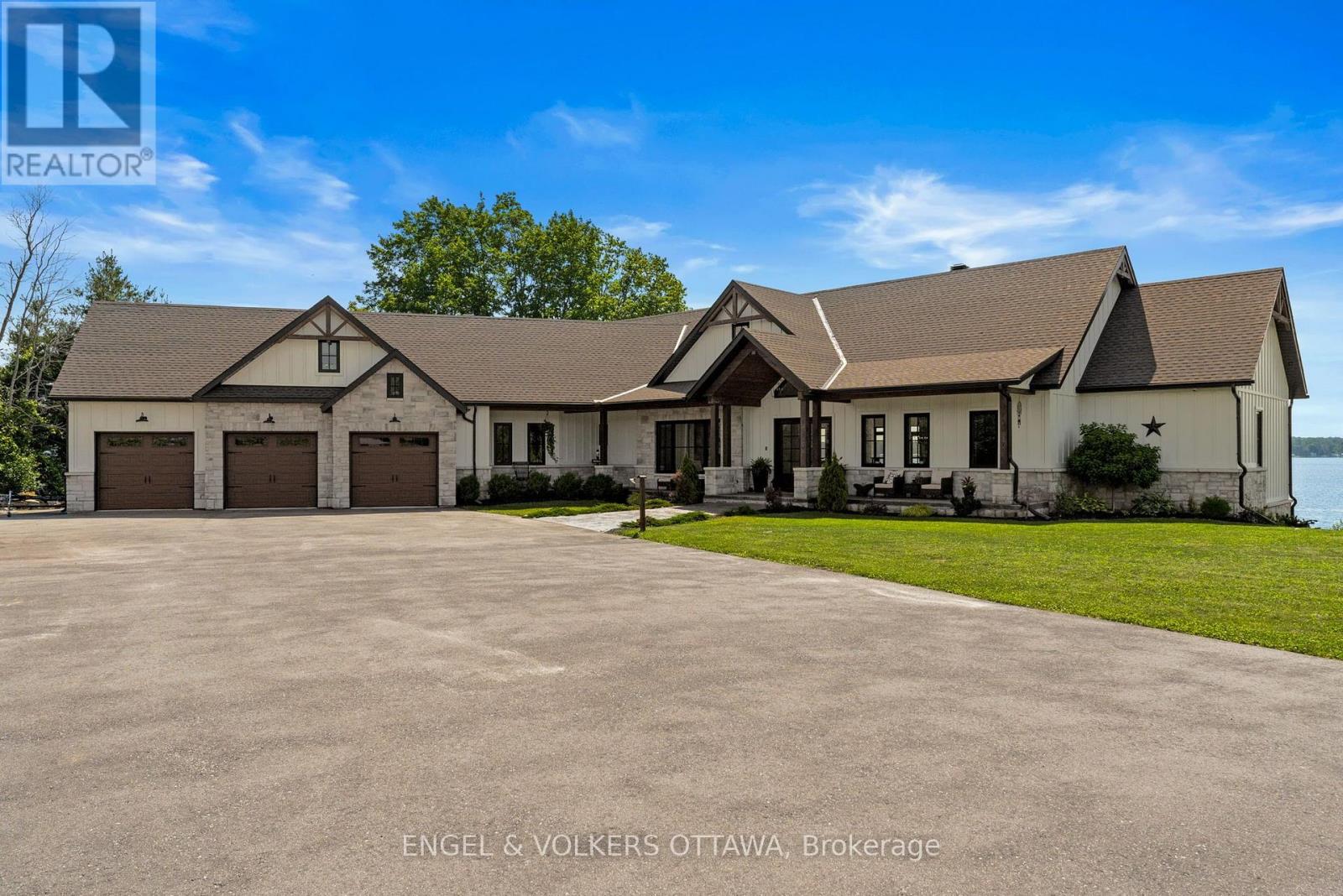 5 Shoreside Way Property Photo 3