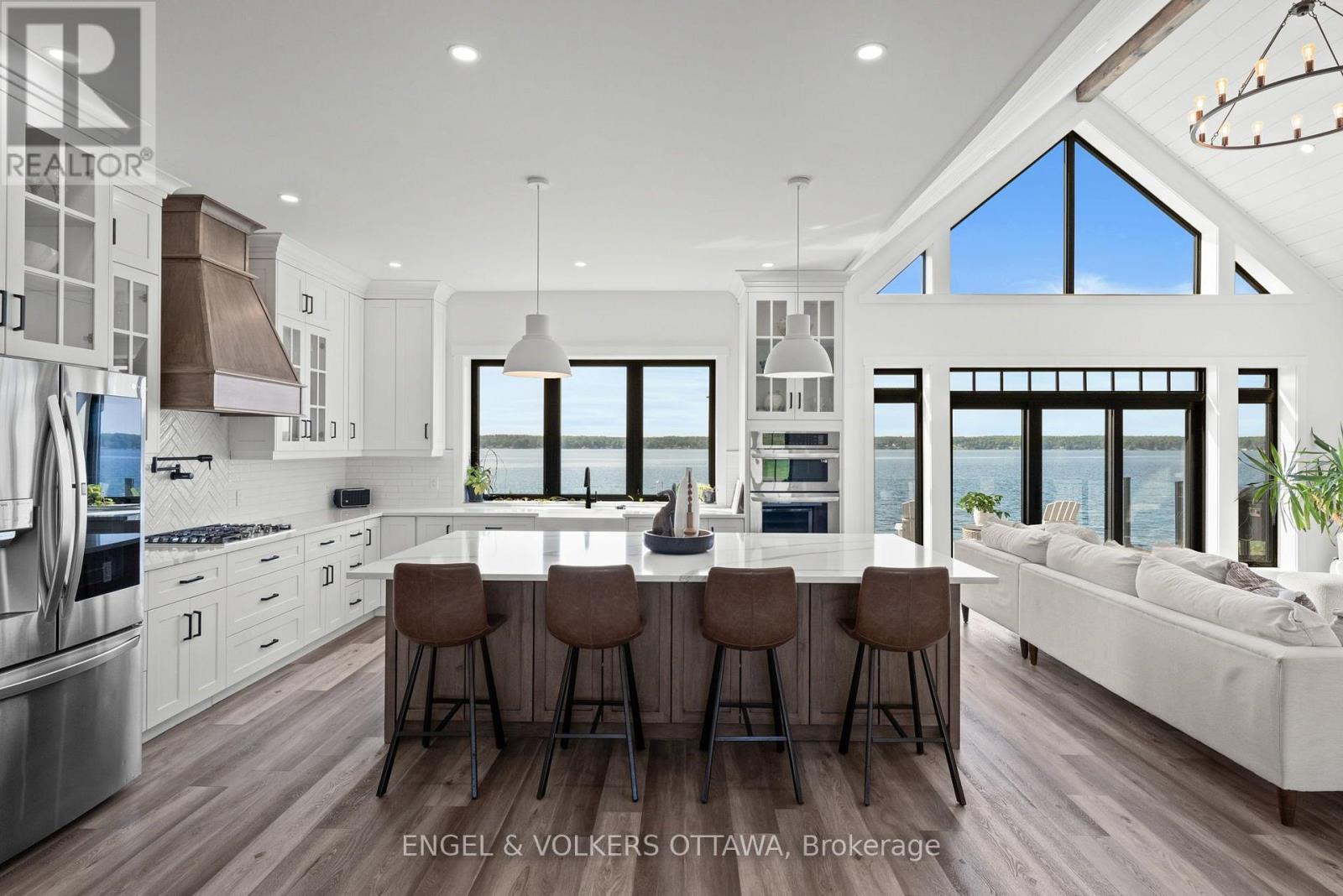 5 Shoreside Way Property Photo 7