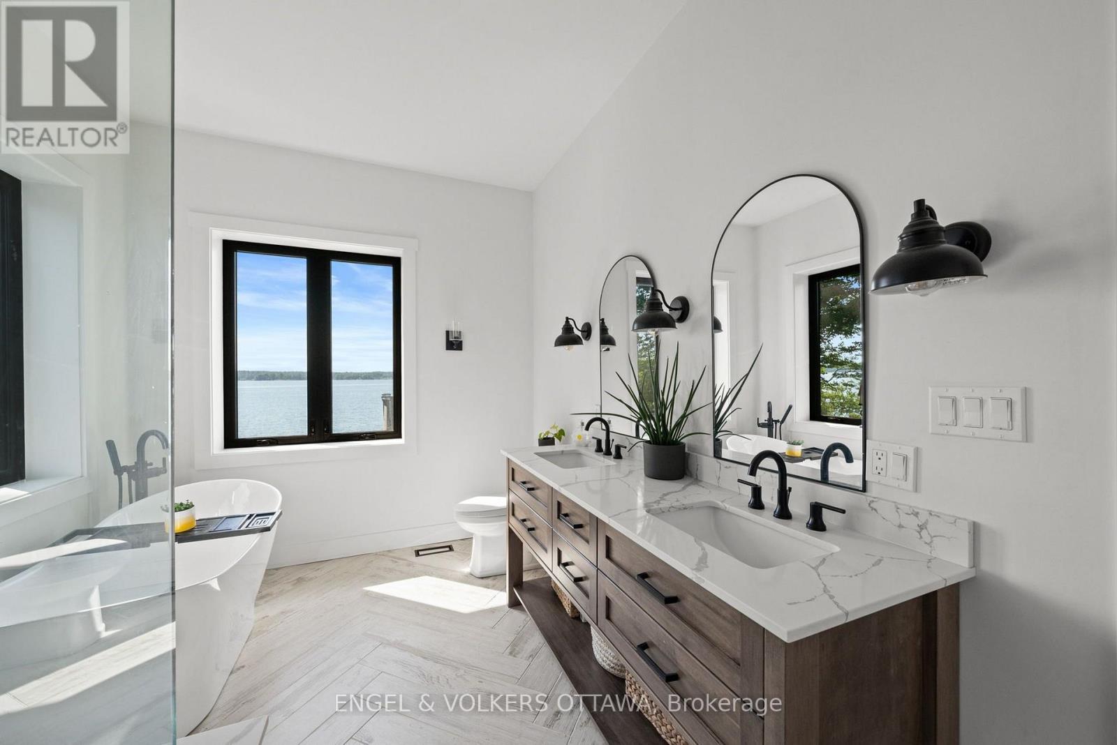 5 Shoreside Way Property Photo 12