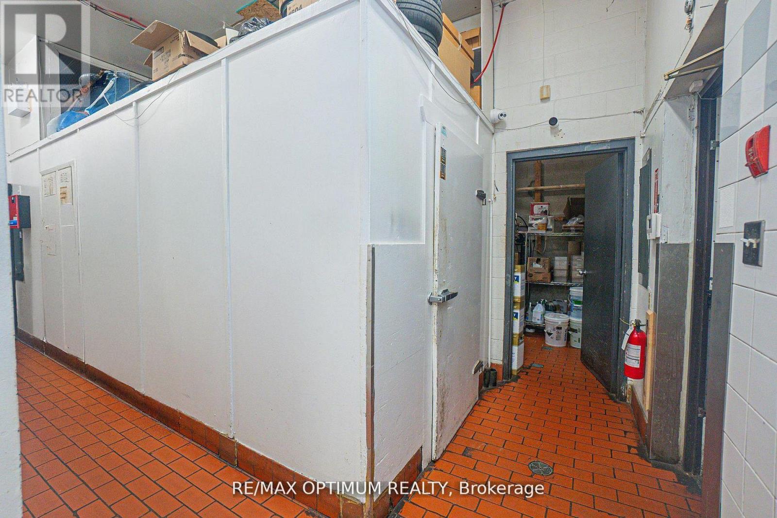 304 Stone Road W Property Photo 13