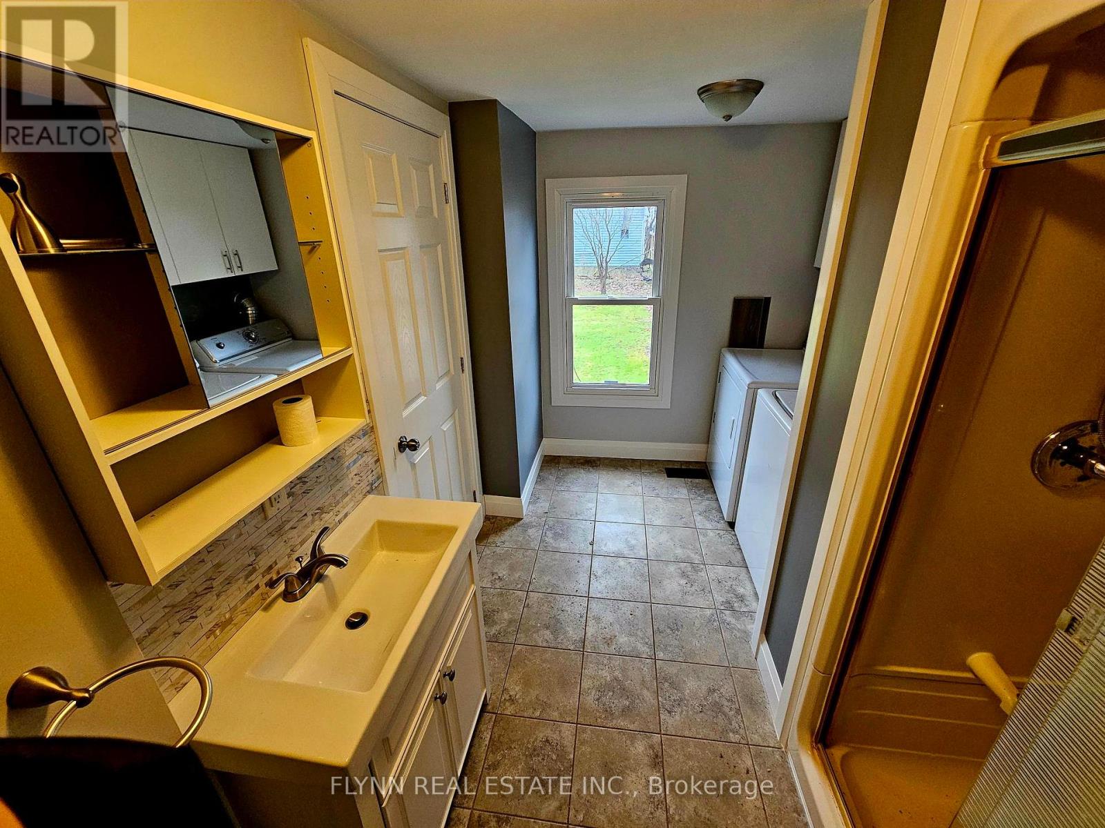 24 Empire Street Property Photo 10