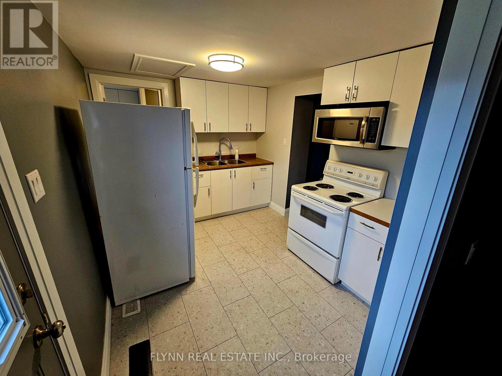 24 Empire Street Property Photo 12