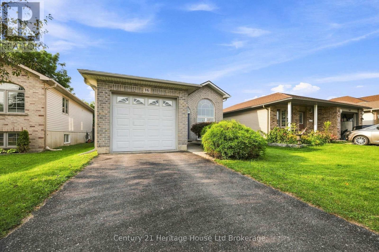 16 Herford Street Property Photo 1
