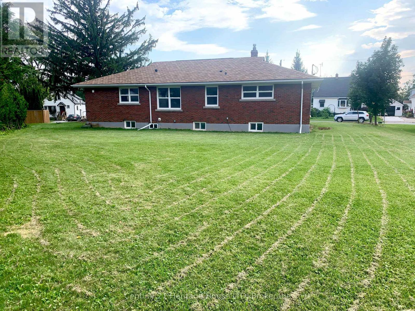 2 Foley Crescent Property Photo 4