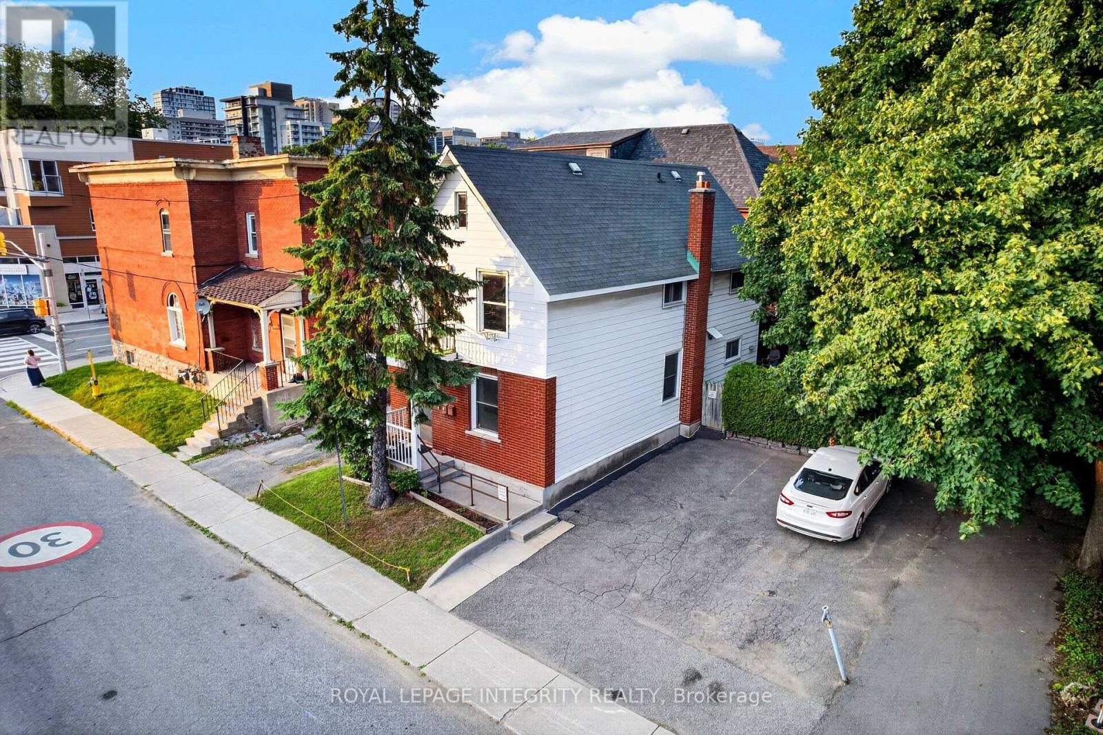 141 Percy Street Property Photo 1