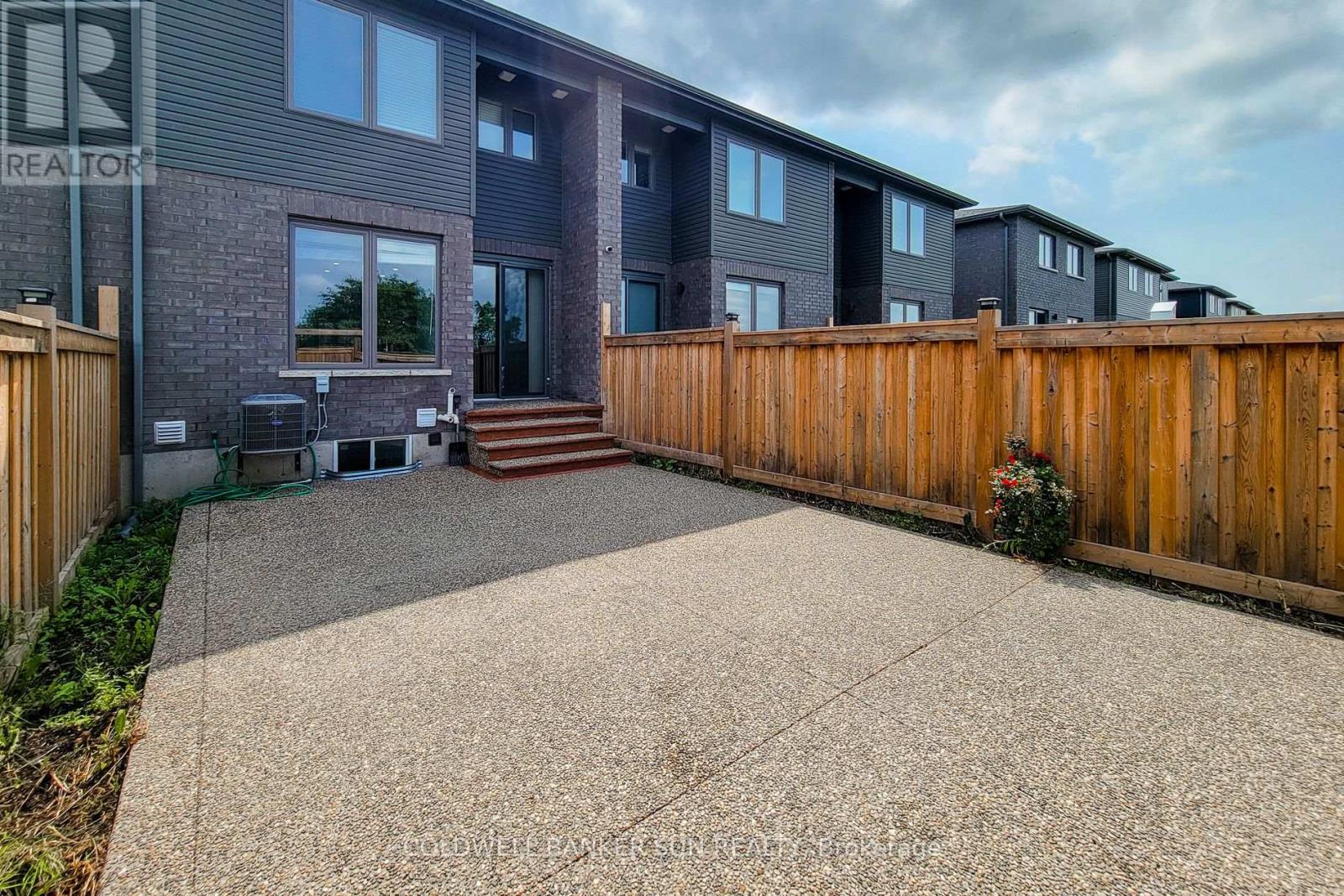 8 Bedrock Drive Property Photo 47