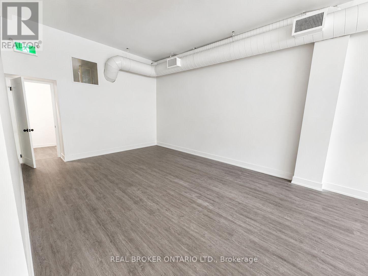 1127 Main Street E Property Photo 9