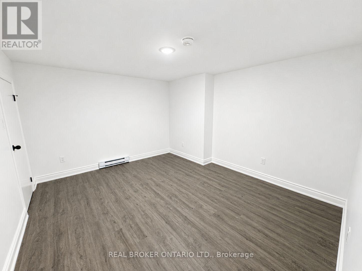 1127 Main Street E Property Photo 19