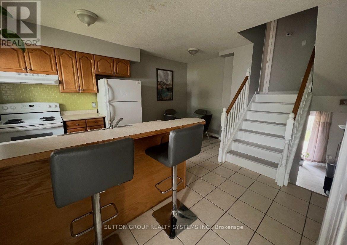 19 - 211 Veronica Drive Property Photo 4
