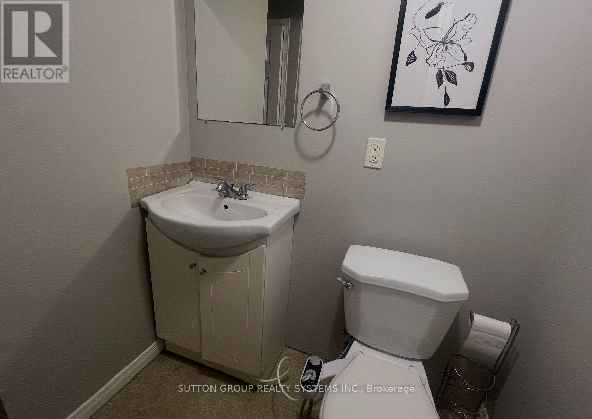19 - 211 Veronica Drive Property Photo 19