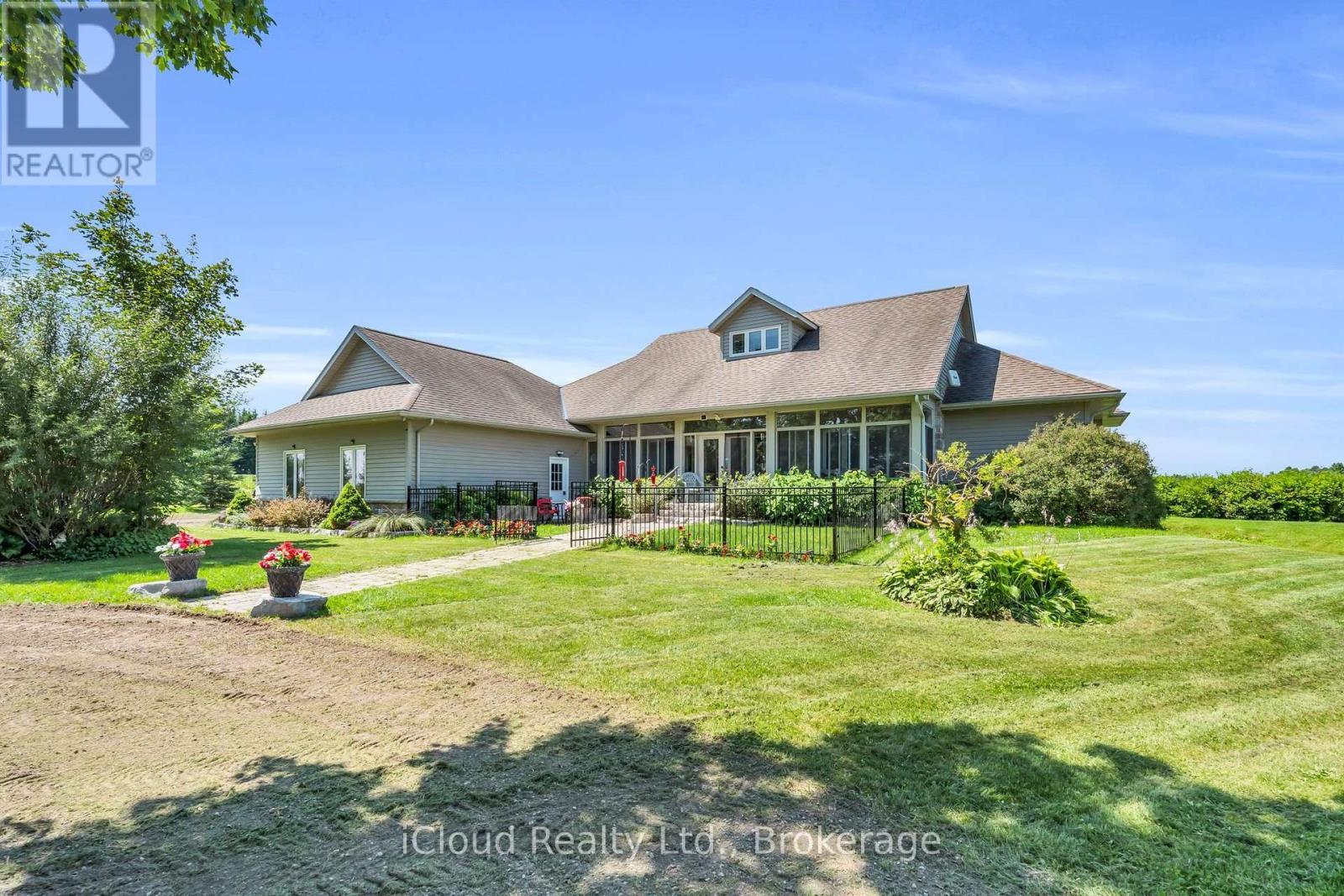 514164 2nd Line Property Photo 1
