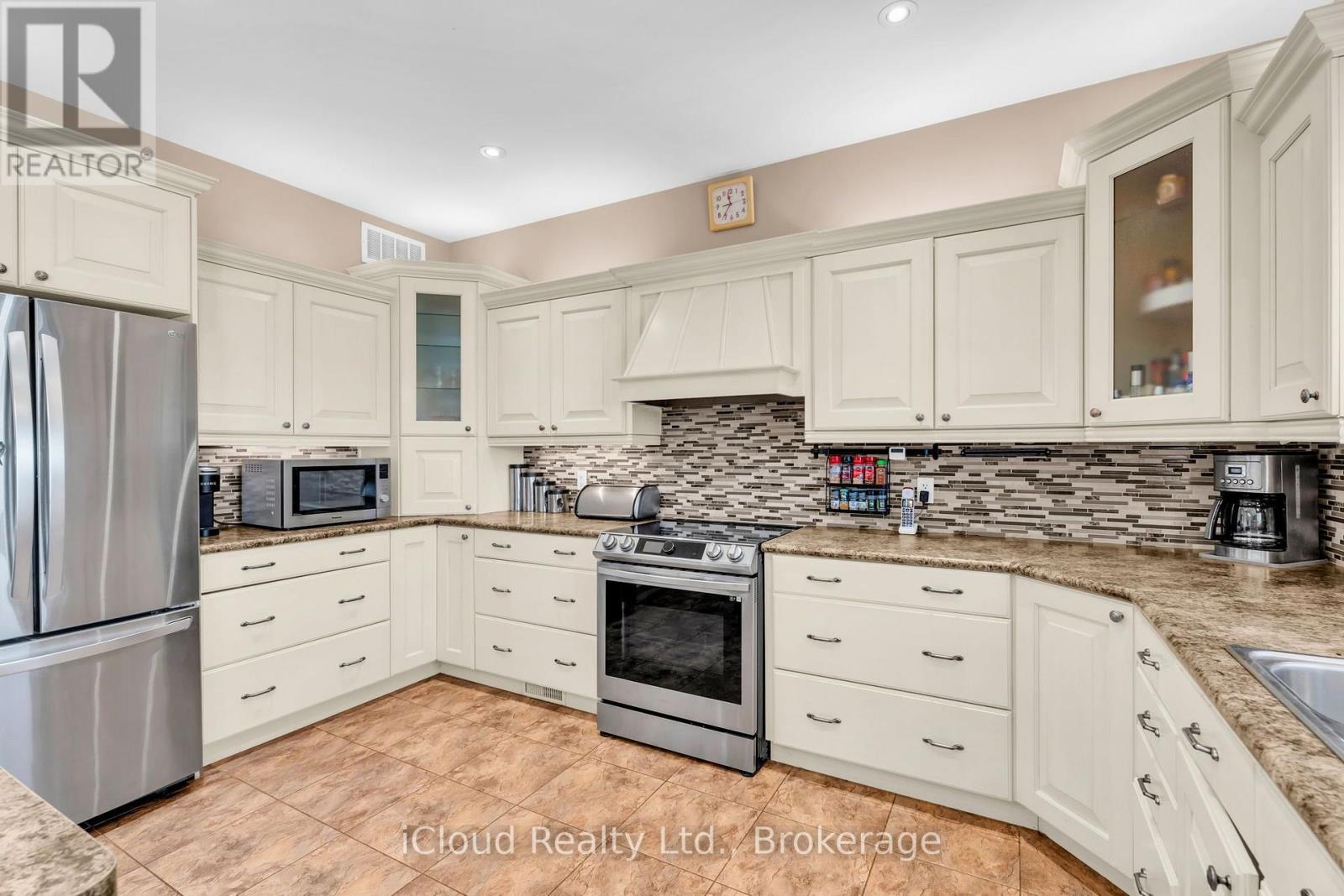 514164 2nd Line Property Photo 16
