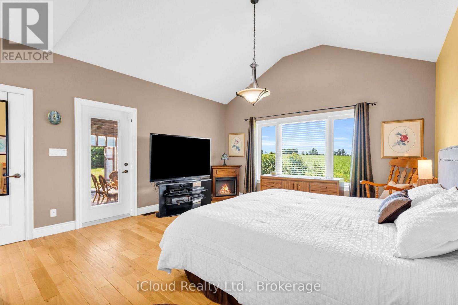 514164 2nd Line Property Photo 22