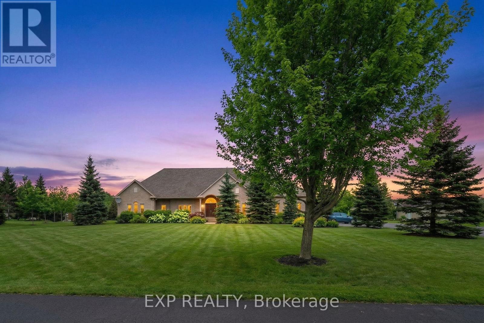 48 BROOKHAVEN CRESCENT Property Photo 1