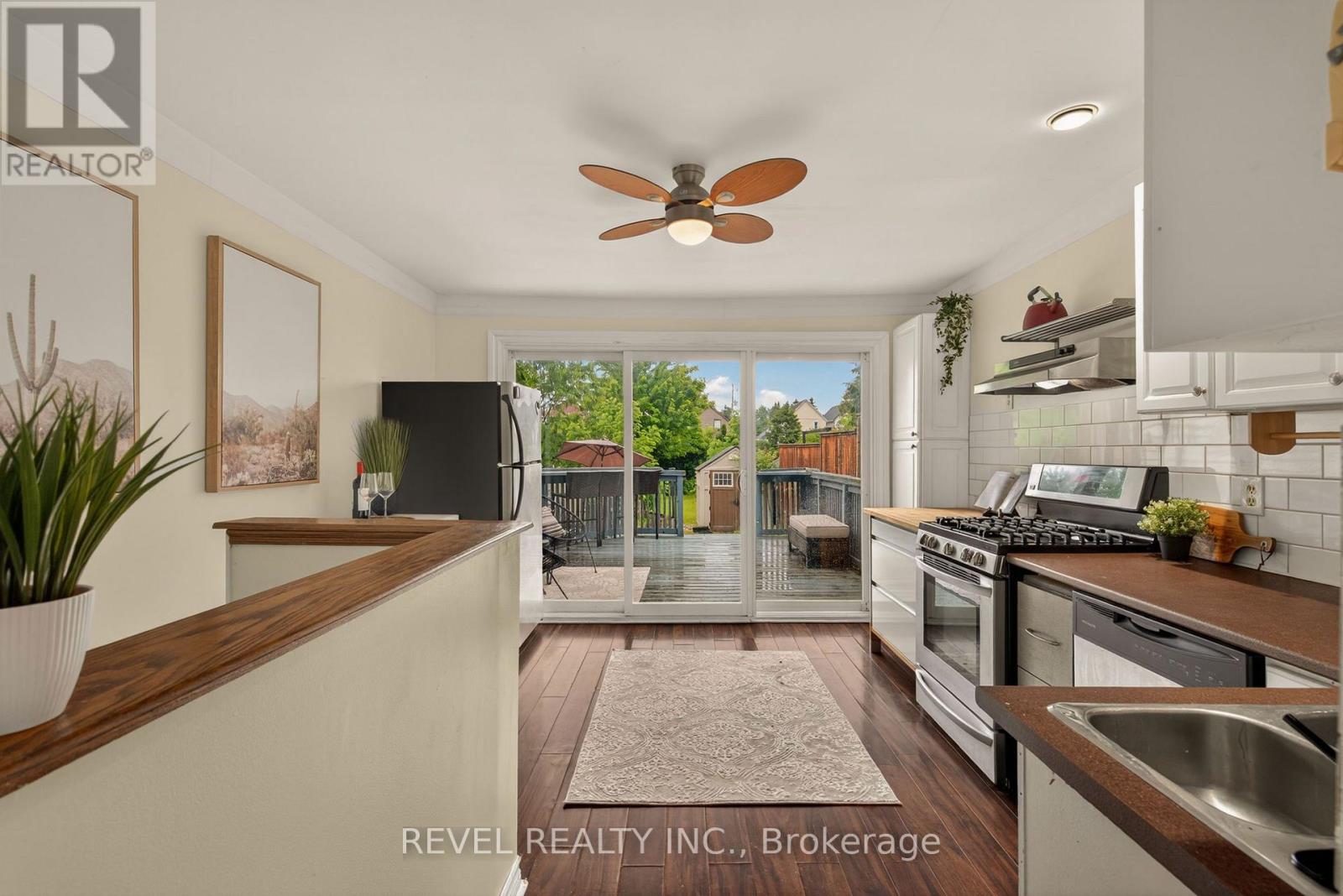 153 Ferrie Street E Property Photo 15
