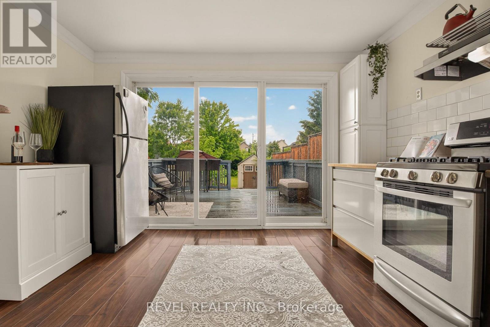 153 Ferrie Street E Property Photo 16