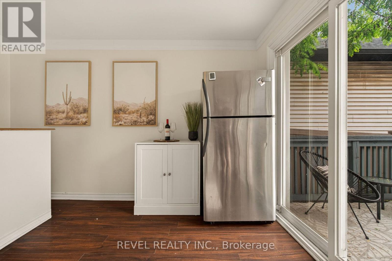 153 Ferrie Street E Property Photo 23