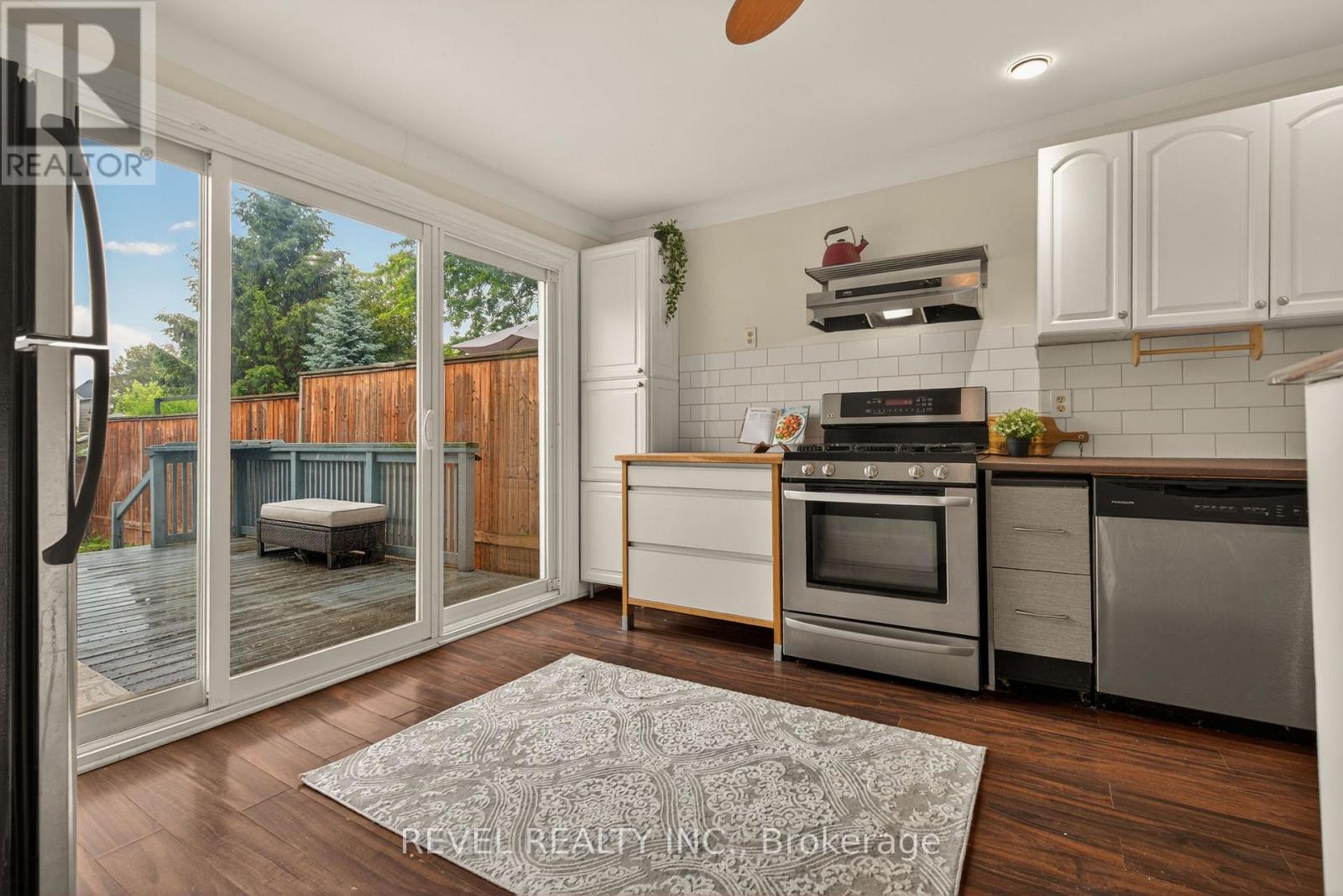 153 Ferrie Street E Property Photo 24