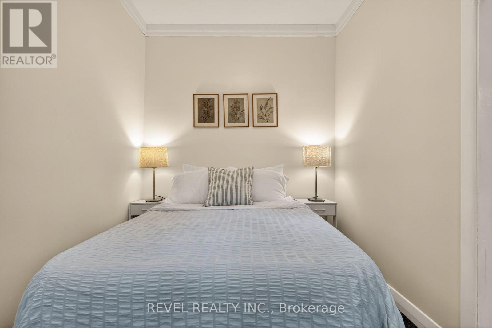 153 Ferrie Street E Property Photo 31