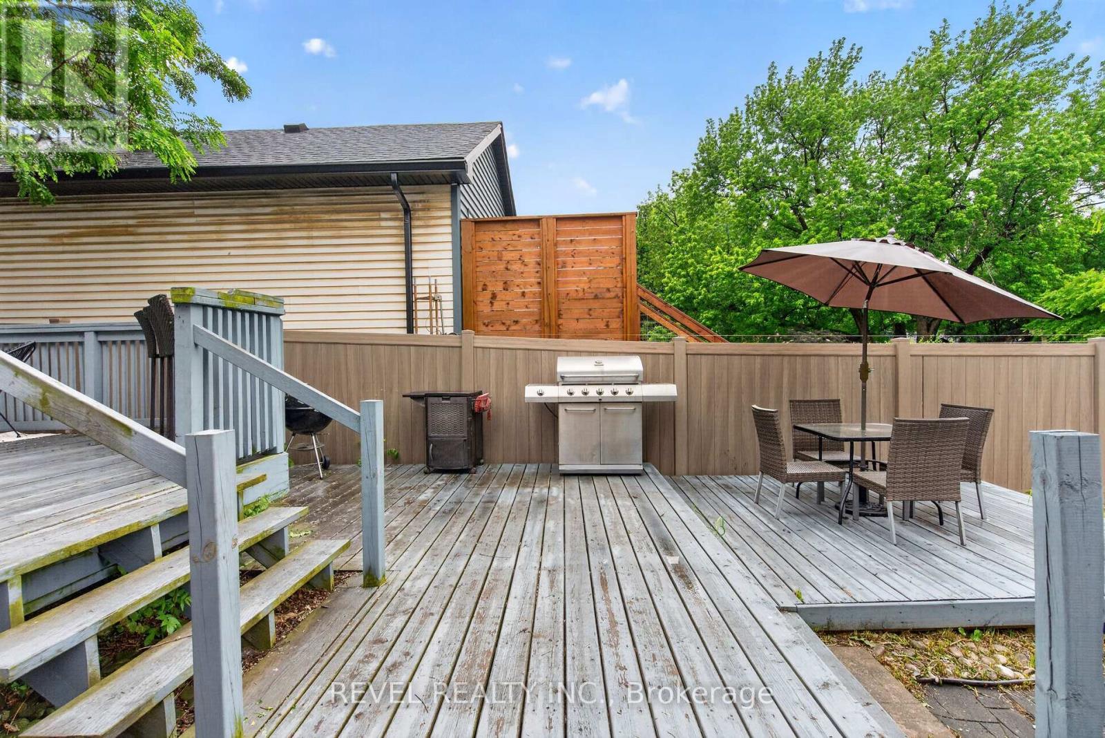 153 Ferrie Street E Property Photo 42